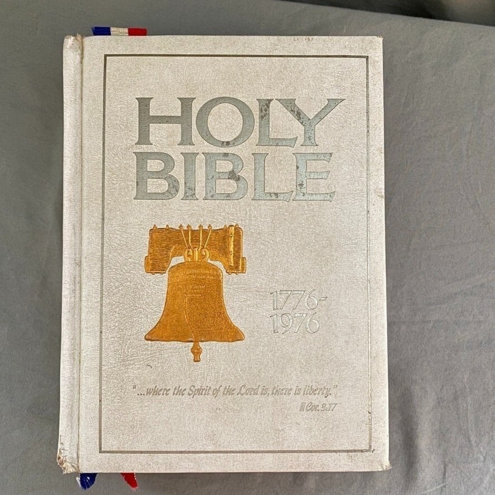1975 Holy Bible American Bicentennial Edition KJV Jerry Falwell Liberty Bell